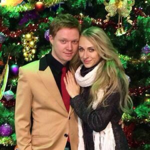 Ekaterina Morgunova Instagram - С юбилеем, КВН!!! Спасибо тебе за всех людей и за все эмоции!)))❤️ P.S.: карусель с воспоминаниями прилагается))) #квн60 #городъпятигорскъ #хлабыси #налюбителя #екатеринаморгунова #ялюблюквн #спасибозавсё