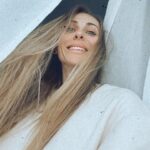 Ekaterina Morgunova Instagram - Питер вдохновляет..) Заехали в гостиницу до концерта на 2 часа, пол часа из них потратила на эти фотки..))) Творчество..))🤪🙃 P.S.: 1-2-3-4?)) #екатеринаморгунова #однаждывроссии #однаждывпитере #настроение #отличное