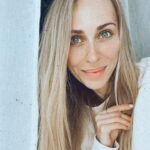 Ekaterina Morgunova Instagram - Питер вдохновляет..) Заехали в гостиницу до концерта на 2 часа, пол часа из них потратила на эти фотки..))) Творчество..))🤪🙃 P.S.: 1-2-3-4?)) #екатеринаморгунова #однаждывроссии #однаждывпитере #настроение #отличное