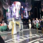 Ekaterina Shepeta Instagram - Нарядные выходные в Бишкеке. Мы были на свадьбе друга Арарата - Жанната. Полетели втроем: я, Ани и Арарат. 3 дня провели в Бишкеке. Ева и Диана остались в Москве с няней. С одной стороны, с одним ребенком, который еще не произносит вечные «мамамамамаааааа», это был прям отдых. С другой, я так соскучилась по своим двум старшим красоткам 😍 приехала домой, заобнимала. В Бишкеке классно! Очень доброжелательно и гостеприимно. В день свадьбы я накрасилась, накрутила волосы и щеголяла по веранде отеля с коляской с кайфом от ощущения, что я многодетная мама, гуляю с груднничком, а выгляжу, как будто не мое. Свадьба была большая, традиционная, на двух языках, с артистами и веселыми гостями из мира КВН. Давно не была на свадьбах в качестве гостя. Мне понравилось 😊 Мы даже потанцевали с мужем. Между танцами и бесконечной едой мы сделали видео с конфетти. Как узнала от подписчиков, это могло быть тайное программирование на четвертого ребенка - мальчика. Ну что ж, хоть бы, хоть бы 🤞 А еще в Бишкеке у Ани прорезался первый зуб. Я узнала об этом, когда она меня укусила за нос. В общем и целом, были замечательные выходные в Киргизии. В карусельке можете посмотреть фото и видео без фильтров и обработок. Как есть. PS. Мамы без нянь и другой помощи, вы героини. PS_2. Фотки не все прогрузились 😭 следующий рилс - компенсация места важной персоны.