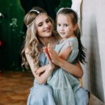 Ekaterina Shepeta Instagram - 33 годика мне исполнилось 4 сентября. Помню, смотрела на своих родителей с мыслью «о, Боже, какие они уже старые». 😅кто ж знал, что это только начало начал? Не знаю, что было тогда в голове наших родителей. Знаю, что сейчас я только начинаю расцветать. И точно знаю, что дальше будет ещё круче🥰🤩 Все-таки близко и честно познакомиться с собой и любить все свои грани - лучшее решение, которое человек может принять в своей жизни. А, ну и ответственность ещё. Куда без неё 😊
