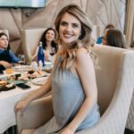 Ekaterina Shepeta Instagram - 33 годика мне исполнилось 4 сентября. Помню, смотрела на своих родителей с мыслью «о, Боже, какие они уже старые». 😅кто ж знал, что это только начало начал? Не знаю, что было тогда в голове наших родителей. Знаю, что сейчас я только начинаю расцветать. И точно знаю, что дальше будет ещё круче🥰🤩 Все-таки близко и честно познакомиться с собой и любить все свои грани - лучшее решение, которое человек может принять в своей жизни. А, ну и ответственность ещё. Куда без неё 😊