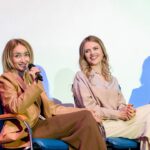 Ekaterina Shepeta Instagram - Я впервые участвовала в форуме эстетической медицины, впервые выступила ведущей, впервые на сцене с девушками обсуждала свои «секреты». Мне понравилось! Очень😁 Во-первых, форум реально «пришел» под мой запрос. Я вела блок про аппаратную косметологию, в то время как сама ни разу ничем не пользовалась. Я ничего не знаю про косметологию. НИ-ЧЕ-ГО. При этом очень жду окончания ГВ, потому что вижу, что моя кожа устала и я очень хочу уже начать. Ну пора, правда. И я думала, что хочу именно аппараты, т.к. очень боюсь уколов в лицо🙈бррррр😬я за час узнала столько об аппаратах, что за полгода бы не узнала, если бы занялась вопросом самостоятельно. Во-вторых, я считаю, мне категорически идет микрофон и сцена! Вот просто мое это и точка. Понимаю заказы на ведение мероприятий. 👌😂😂😂 не шучу😉🤗 И с людьми я познакомилась классными, интересными🥰 Люблю пробовать новое. Это «расширяет»🧚‍♀️ Поздравляйте с дебютом ведущей 🤩