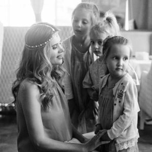 Ekaterina Shepeta Instagram - 33 годика мне исполнилось 4 сентября.

Помню, смотрела на своих родителей с мыслью «о, Боже, какие они уже старые».

😅кто ж знал, что это только начало начал? 

Не знаю, что было тогда в голове наших родителей. Знаю, что сейчас я только начинаю расцветать. И точно знаю, что дальше будет ещё круче🥰🤩 

Все-таки близко и честно познакомиться с собой и любить все свои грани - лучшее решение, которое человек может принять в своей жизни.

А, ну и ответственность ещё. Куда без неё 😊