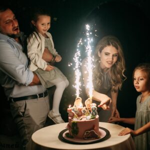 Ekaterina Shepeta Instagram - 33 годика мне исполнилось 4 сентября.

Помню, смотрела на своих родителей с мыслью «о, Боже, какие они уже старые».

😅кто ж знал, что это только начало начал? 

Не знаю, что было тогда в голове наших родителей. Знаю, что сейчас я только начинаю расцветать. И точно знаю, что дальше будет ещё круче🥰🤩 

Все-таки близко и честно познакомиться с собой и любить все свои грани - лучшее решение, которое человек может принять в своей жизни.

А, ну и ответственность ещё. Куда без неё 😊