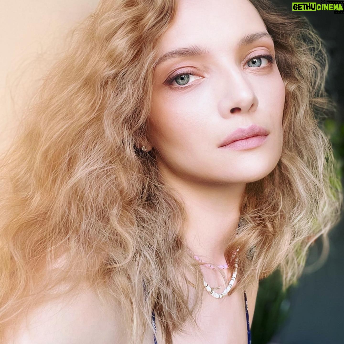 Ekaterina Vilkova - 10.7K Likes - С днем рождения меня🥳
Начался мой персональный год, который я хочу начать с волшебства, и приглашаю вас тоже стать волшебниками и помочь тем, кому эта помощь особенно необходима – детям с заболеваниями печени. С 2009 года фонд «Жизнь как чудо» @kak_chudo помогает ребятам из малообеспеченных семей стать здоровыми и счастливыми. Путь к выздоровлению часто тернист: оплата лекарств, обследований, операций, дороги до московского врача и обратно, проживания. Эти расходы часто ложатся непосильным бременем на семьи, столкнувшиеся с бедой. Но я верю, что вместе мы можем помочь этим детям, став настоящими волшебниками💫
У меня в профиле есть ссылка, где вы можете поздравить меня, написать несколько приятных слов и перевести любую удобную для вас сумму. Мне будет очень приятно читать от вас пожелания, а осознание, что мы ещё и помогаем, будет переполнять меня счастьем! 😘😘😘