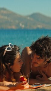 Elísabet Benavent Instagram - David, Margot... parad o nos enamoramos. #UnCuentoPerfecto llega el 28 de julio.