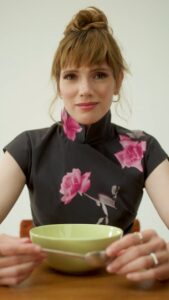 Elísabet Benavent Instagram - La queremos para desayunar. Para comer. Y para cenar. #ValeriaNetflix tendrá cuarta y última temporada.