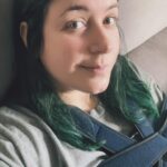 Elísabet Benavent Instagram - Mis últimas fotos con el pelo verde. Últimos días en París. Paseos, Jules Verne, tiendas, suelos y un codo roto. Vuelta a Madrid y la paz del hogar que se intensifica un domingo por la tarde.