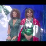 Elaine Goldsmith-Thomas Instagram - Who doesn’t love ABBA Christmas songs! #snl at its best