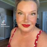 Elaine Goldsmith-Thomas Instagram - My North Star sent this as a reminder… #wearthesuit #dressupforyourlifedammit