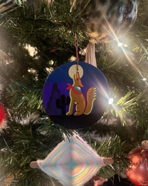 Elaine Hendrix Instagram - Merry Christmas from our little crazy, cozy world to you & yours. Wishing you peace, ease, contentment & gentleness. Tis’ the season for all that is tender & light. 🎄🎁😘