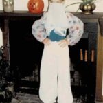 Elaine Hendrix Instagram - I have always loved Halloween & dressing up for it. Traditionally I make my costumes just to be creative & have fun. Can’t wait to see yours. Be safe out there y’all! 🎃💀🤠👹👻🤡🥸👽😈🐺 #halloween #happyhalloween #dressup #costumes #mondaymemories #memorymonday