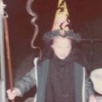 Elaine Hendrix Instagram - I have always loved Halloween & dressing up for it. Traditionally I make my costumes just to be creative & have fun. Can’t wait to see yours. Be safe out there y’all! 🎃💀🤠👹👻🤡🥸👽😈🐺 #halloween #happyhalloween #dressup #costumes #mondaymemories #memorymonday