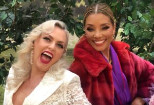 Elaine Hendrix Instagram - DYNASTY S5 is officially on #Netflix today. It was a wild, wonderful ride I am grateful for every single day. I love these people as well as all those behind these scenes not pictured here. Thank you to the village it took to bring this to life: cast, crew, writers, producers, directors, executives, CBS, The CW, Netflix and, of course, the fans. So much love to you all. 💎🖤💋 
xo Alexis Morell Carrington Colby Dexter #Dynasty