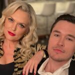 Elaine Hendrix Instagram - DYNASTY S5 is officially on #Netflix today. It was a wild, wonderful ride I am grateful for every single day. I love these people as well as all those behind these scenes not pictured here. Thank you to the village it took to bring this to life: cast, crew, writers, producers, directors, executives, CBS, The CW, Netflix and, of course, the fans. So much love to you all. 💎🖤💋 xo Alexis Morell Carrington Colby Dexter #Dynasty