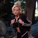 Elaine Hendrix Instagram - Oh, it’s on! No, really, it’s on. 📺🦎 #WonderfulWorldOfDisney #Disney #TheParentTrap #MeredithBlake #ElaineHendrix