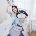 Elaine Ho Instagram – 你們是狗派🐶還是貓派🐱？

大家都知道我是Lufa的媽媽（超狗派）
其實我也曾經養過一隻白貓唷～（貓派也是我）
所以這個問題我真的選不出來！！

既然選不出來
那只好都擁有吧🤩
迪士尼控千萬不能錯過！
7-11與魯斯佛、瑪麗貓、娜娜狗
推出的萌寵派對系列，讓狗派貓派一次滿足🎉

多樣實用的限定周邊
不管是辦公室或者家裡
都能有超萌的貓貓狗狗陪伴
看到心都融化了、療癒感滿分💯

迪士尼鐵粉們快記下來
🔺5/29 15:00-6/9 快閃購
就到7-11門市把這些小可愛們一起帶回家吧(⁎⁍̴̛ᴗ⁍̴̛⁎)

@7eleventw 

#7ELEVEN #迪士尼 #disney #超商開箱 #萌寵派對 #魯斯佛 #Lucifer