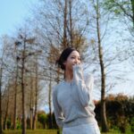 Elaine Ho Instagram - 想不到這組照片是在咖啡廳拍的吧！ 好像在韓國喔！！ 宜蘭最神秘的咖啡廳兼民宿 而且是韓國歐爸開的 超推超推超推 ੧ ᐛ ੭ 📍@barn_stay Outfit Top: @studiodoe / Bottom: @squarebear.thelabel