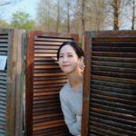 Elaine Ho Instagram - 想不到這組照片是在咖啡廳拍的吧！ 好像在韓國喔！！ 宜蘭最神秘的咖啡廳兼民宿 而且是韓國歐爸開的 超推超推超推 ੧ ᐛ ੭ 📍@barn_stay Outfit Top: @studiodoe / Bottom: @squarebear.thelabel