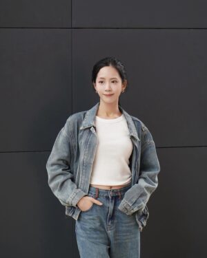 Elaine Ho Instagram - 日幣最近匯率低，不去不行了⍩⃝⃜ 

outfit/ @bisoubisoustore_official 
  @bisoubisoustore_tw