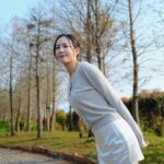 Elaine Ho Instagram - 想不到這組照片是在咖啡廳拍的吧！ 好像在韓國喔！！ 宜蘭最神秘的咖啡廳兼民宿 而且是韓國歐爸開的 超推超推超推 ੧ ᐛ ੭ 📍@barn_stay Outfit Top: @studiodoe / Bottom: @squarebear.thelabel
