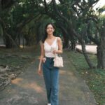 Elaine Ho Instagram - 港式小姐姐 📷/ X100VI 📸/ @shy159753151 👜/ @loewe 👗/ @squarebear.thelabel