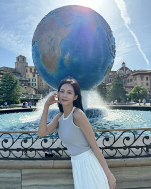 Elaine Ho Instagram - 迪士尼的風🌬️

#tokyo #tokyodisneysea #disney