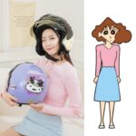 Elaine Ho Instagram - 大家好～我是野原美荳٩꒰｡•◡•｡꒱۶ 我兒子這次沒出問題 他是要推出新的集點活動啦🥳 日本經典動漫「蠟筆小新」&知名電視劇「超級戰隊（系列）」合體囉😍 🔺4/2 下午三點起 7-ELEVEN推出— 「蠟筆小新 x 超級戰隊可愛變身快閃購」活動 有超過60款全新限定周邊商品 適配外出、辦公、居家、寵物四大生活情境✨ 春日部防衛隊的小英雄們 也換上量身打造、繽紛色彩的超級戰隊戰服 可愛、俏皮又英勇💪🏻 鐵粉們快設定好鬧鐘⏰ 準時到7-ELEVEN一起體驗「蠟筆小新 x 超級戰隊」 帶來充滿童趣的勇敢冒險之旅吧⚔️ 活動詳情請看>> https://www.7-11.com.tw/event/24tomandjerry/crayonsuper.aspx #7eleventw#蠟筆小新#野原新之助#小七#3C#存錢筒 @7eleventw