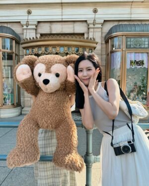 Elaine Ho Instagram - 迪士尼的風🌬️

#tokyo #tokyodisneysea #disney