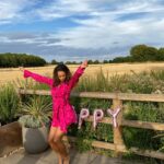 Elarica Johnson Instagram - BIRTHDAY HAPPINESS 💗 I can’t say it enough. I couldn’t be more grateful. This world, My world and all the wonderful people in it. Thank you for all the love. ANOTHER YEAR! It’s my birthdayyyyy✨ #happy #birthdaygirl #grateful