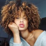 Elarica Johnson Instagram – BED TIME THOUGHTS 💭

Why the hell am I still awake!
Did I do something memorable today?
Why can’t  I find a hair band?
I want hot chocolate.
I’m hungry 🙄 (usual)

Thank you for joining me on Live guys💋
#goodnight
