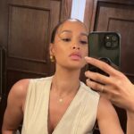 Elarica Johnson Instagram - SKIN SELFIE Dedicated to the routine🤍 #skincare
