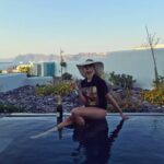 Elarica Johnson Instagram - QUARANTINE I wish mine looked a little more like my 8months ago! . . .#killcorona #quarentineandchill #soloisolation