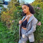 Elarica Johnson Instagram - SUNDAY SWAGG 🧥 Sunday was all things wonderful! Season finale, celebrating with family and friends and a lovely interview cast takeover with @alldaynicco - Head to @pvalleystarz Instagram to see how all us cast were feeling. Im going to let this episode sit for the week before I roundup! Thank you @fendi for making me feel like a boss in the suit 🤎 #PVALLEY #seasonfinale #Fendi #london🇬🇧