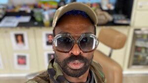 Elarica Johnson Instagram - P-VALLEY BEHIND THE CAMERA 🎥 💡💄👚💇🏽‍♀️🛋🥘🚐👩🏽‍💻
.

I can’t stress enough how important these people are to the making of any show or movie.
To all the crew, thank you for being so fantastic. The talent and hard work that goes into @pvalleystarz isn’t a joke. Each and every person who contributed to the daily work from beginning to end, edit & ADR, the lot. You all are amazing 
I met some very special people on this set, friends for life and people I hope to work with again and again.
Production, Camera department, AD department, Lighting, Sound, props, Set Deck, Art Department, transpo, choreographers, massage therapists, catering, stunts, costume, Hair and Makeup. THANK YOU.
You were brilliant and it was a huge pleasure to have worked with you all 💗

#pvalley #crew #bts #grateful #autumnnight