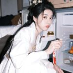Eleanor Lee Instagram – 偷吃的小企鹅 🐧