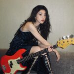 Eleanor Lee Instagram - i like the parts of me you don’t like