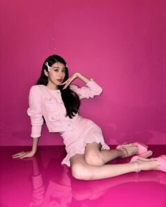 Eleanor Lee Instagram - 是心动呀 💗
