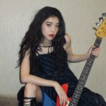 Eleanor Lee Instagram - i like the parts of me you don’t like