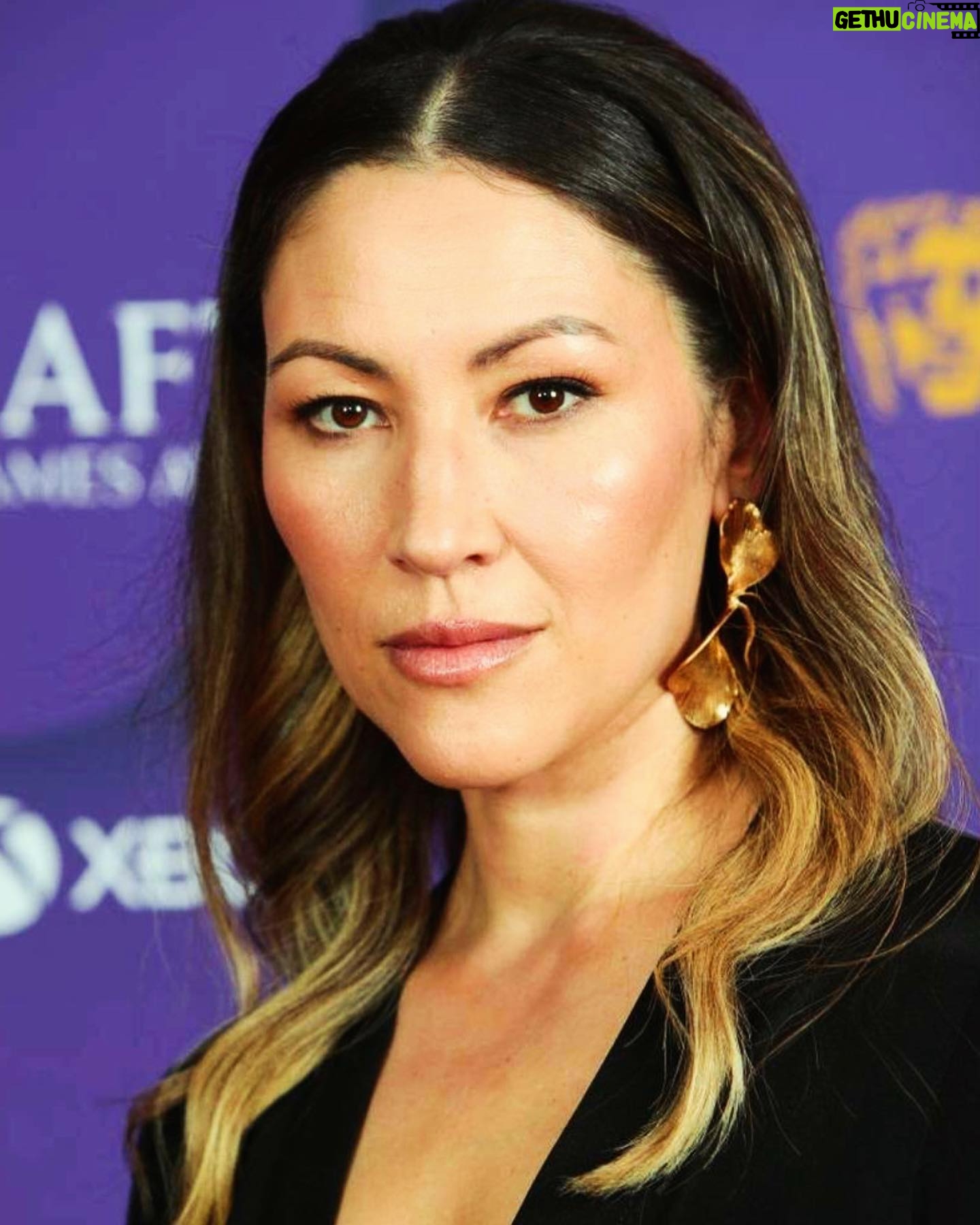 Eleanor Matsuura Instagram - What an honour to present at @bafta for the #baftagamesawards2024. Congratulations to all the winners and nominees and to my beloved London town for pulling out all the stops for my 48hour visit. I love coming home š¬š§