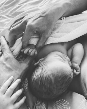 Eleanor Matsuura Instagram - Look who decided to join the party last Sunday 💫💫💫🌙🌙🌙 welcome little one 🌙🌙🌙💫💫💫