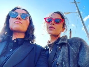 Eleanor Matsuura Instagram - Guess who’s back… Happy TWD Sunday 😘#twdfinalseason @amcthewalkingdead