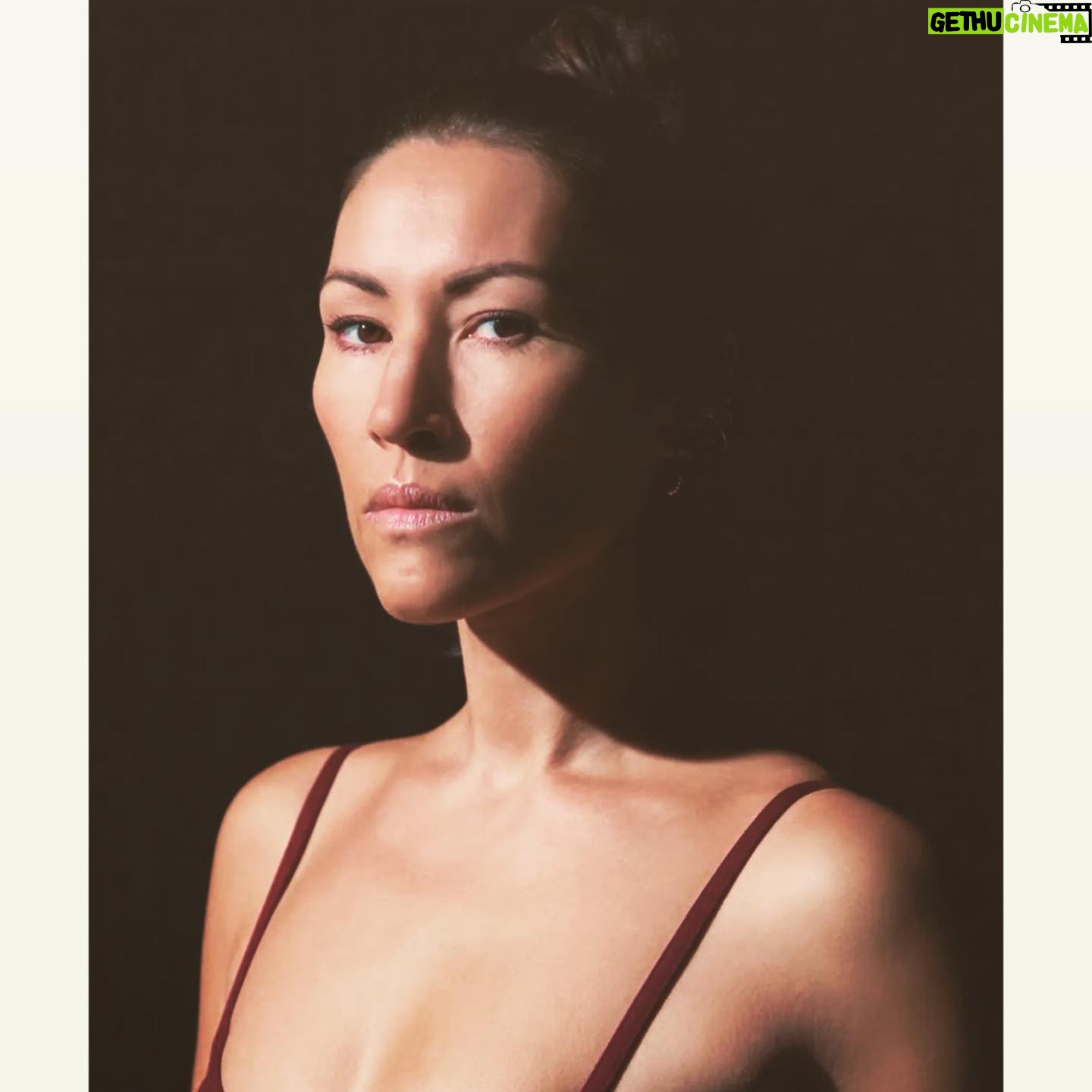 Eleanor Matsuura Instagram - 4th most watched globally 😱😱😱 #iusedtobefamous @netflix