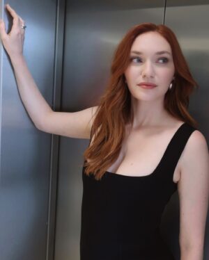 Eleanor Tomlinson Instagram - A great time last night on @bbctheoneshow talking all things The Outlaws with my dear pal @stephenmerchant 

Series 3 returns tonight at 9pm @bbcone or stream it all on @bbciplayer 

Oh, and I promise I will watch Star Wars… but which one do I start with??! 

• Styled by @rebeccacorbinmurray in @galvanlondon @bypariah @tillysveaas @doublemossjewelry @jimmychoo 
• Makeup by @victoriabond007 
• Hair by @lukepluckrose 
• @vrwpublicity
