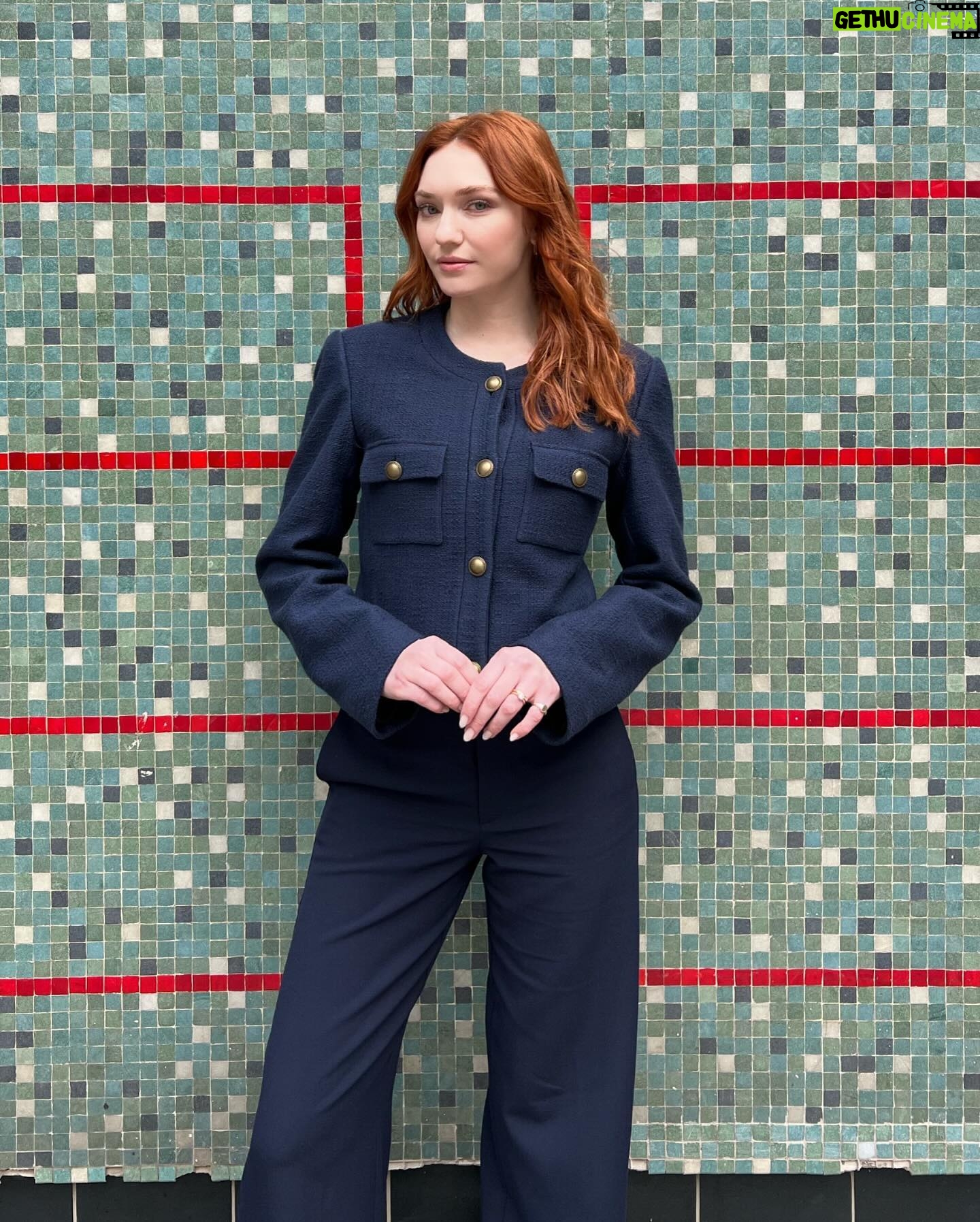 Eleanor Tomlinson - 8.8K Likes - This morning… on This Morning
Talking all things One Day with the lovely @dermotoleary and @alisonhammond55
Thank you for having me 💙
@thismorning
• Styled by @rebeccacorbinmurray in @frame @louboutinworld @otiumberg
• Makeup @victoriabond007
• Hair @lukepluckrose
• @vrwpublicity