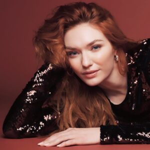 Eleanor Tomlinson Instagram - The Couple Next Door

Tune in tomorrow, 9pm @channel4 , for the third episode…

Let’s just say, it’s the one you don’t want to miss 😉

#thecouplenextdoor 

@thetimesmagazine 

📸 the wonder that is @mattholyoak 
Styled by the glorious @hannahlouiserogers 

And the dream team 🤎
@victoriabond007 
@lukepluckrose 
@vrwpublicity 

#timesmagazine

#channel4 #starz