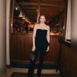Eleanor Tomlinson Instagram - Just a moment for the look… Stella 🖤 @stellamccartney @rebeccacorbinmurray @victoriabond007 @pauljoneshair @vrwpublicity 📸 @sofi.adams.photo Swipe for some Outlaws love ♥️👉🏻