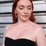 Eleanor Tomlinson Instagram - Just a moment for the look… Stella 🖤 @stellamccartney @rebeccacorbinmurray @victoriabond007 @pauljoneshair @vrwpublicity 📸 @sofi.adams.photo Swipe for some Outlaws love ♥️👉🏻