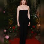 Eleanor Tomlinson Instagram – VOGUE X NETFLIX X BAFTA PARTY

Such a fun night 🥂 Thank you for having me!

… and thank you @rossharrytom for being the coolest date and not crying when you met @billiepiper ♥️✌🏻

Styled by @rebeccacorbinmurray in @stellamccartney @jimmychoo @completedworks 
Makeup @victoriabond007 
Hair @pauljoneshair 
@vrwpublicity 

@britishvogue 
@netflixuk @netflixqueue 
@bafta 

📸 John Phillips @gettyimages @gettyentertainment 
📸 @sofi.adams.photo 

@dovetalelondon at @1hotel.mayfair